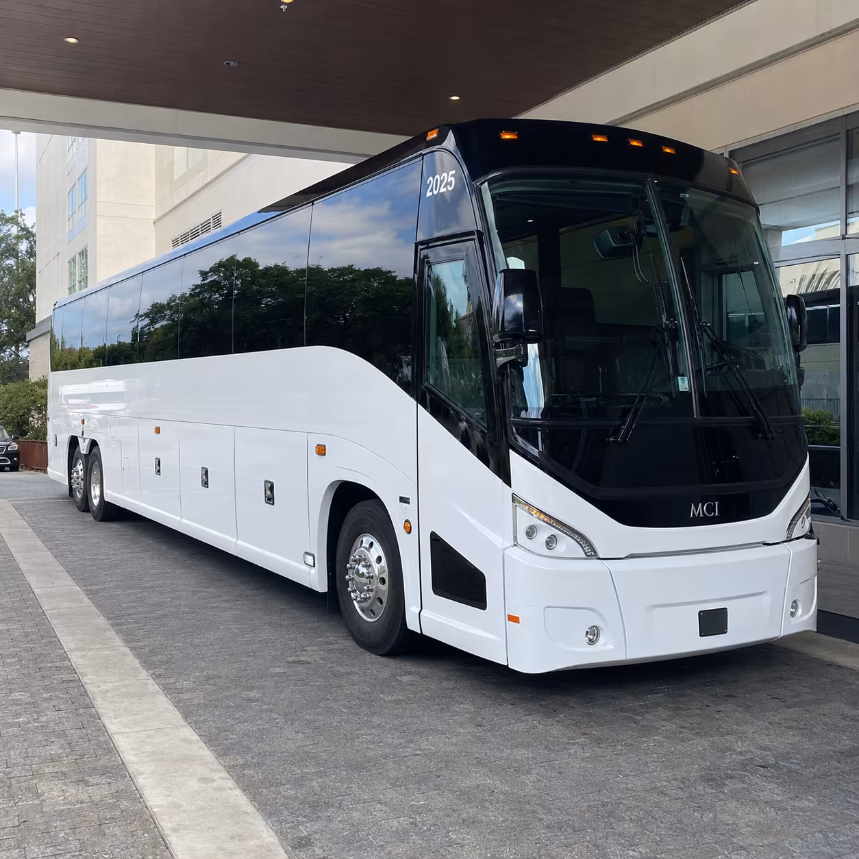 Louisville Airport Shuttle & Transportation party bus exterior
